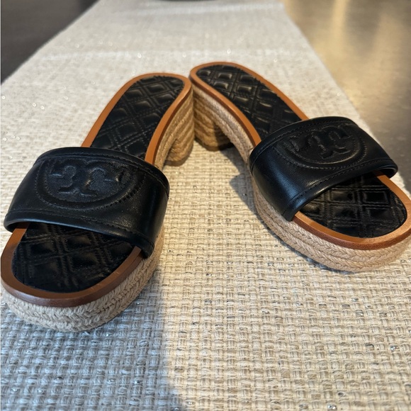 Tory Burch Black Quilted Leather Slide Sandals with Tan Edge - Picture 6 of 7